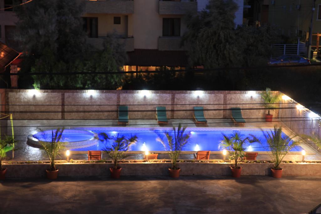 Hotel Cristal 那沃达利 外观 照片